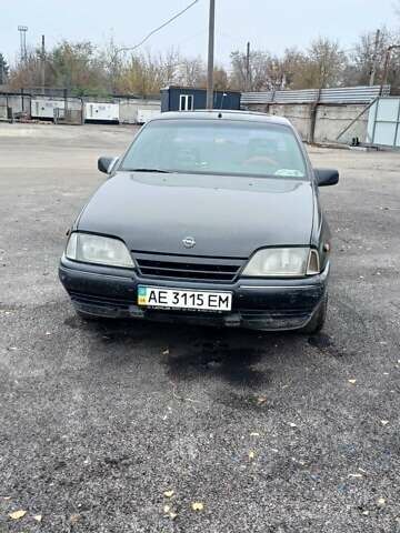 Чорний Опель Омега, об'ємом двигуна 2 л та пробігом 300 тис. км за 800 $, фото 7 на Automoto.ua