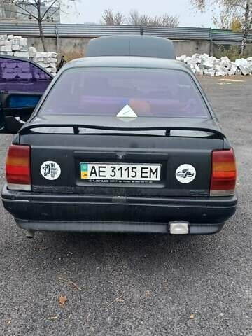 Чорний Опель Омега, об'ємом двигуна 2 л та пробігом 300 тис. км за 800 $, фото 6 на Automoto.ua