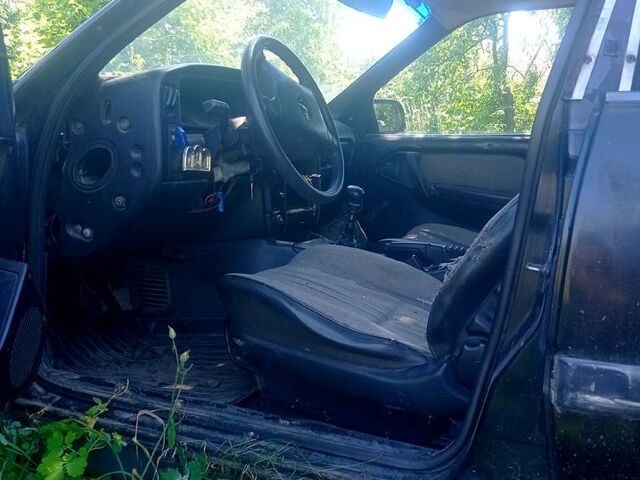Чорний Опель Омега, об'ємом двигуна 2 л та пробігом 0 тис. км за 500 $, фото 1 на Automoto.ua