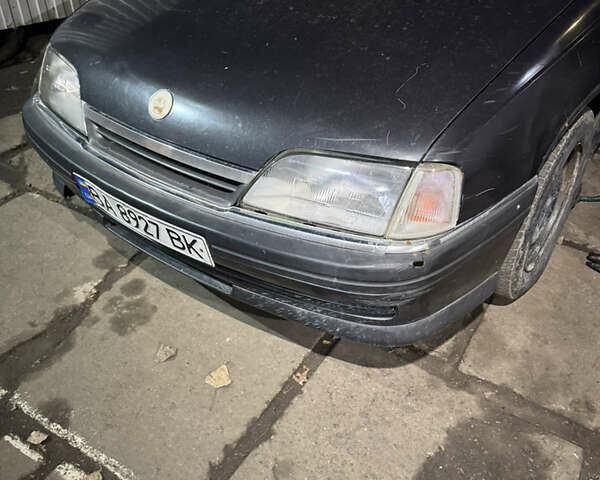 Чорний Опель Омега, об'ємом двигуна 2 л та пробігом 222 тис. км за 999 $, фото 8 на Automoto.ua