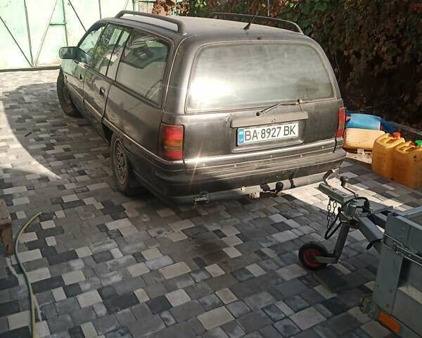 Черный Опель Омега, объемом двигателя 2 л и пробегом 250 тыс. км за 800 $, фото 2 на Automoto.ua