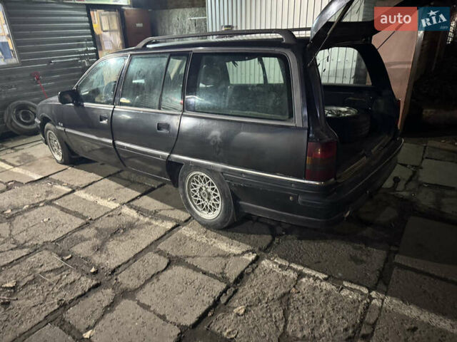 Чорний Опель Омега, об'ємом двигуна 2 л та пробігом 222 тис. км за 999 $, фото 5 на Automoto.ua