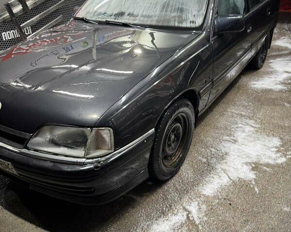 Чорний Опель Омега, об'ємом двигуна 2 л та пробігом 222 тис. км за 999 $, фото 3 на Automoto.ua