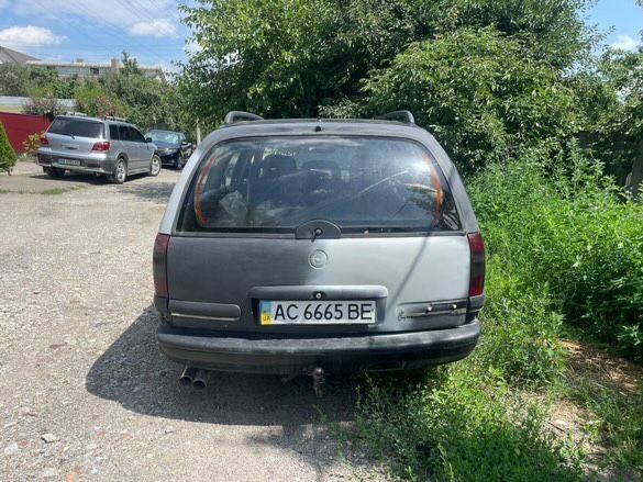 Черный Опель Омега, объемом двигателя 2.5 л и пробегом 2 тыс. км за 999 $, фото 2 на Automoto.ua