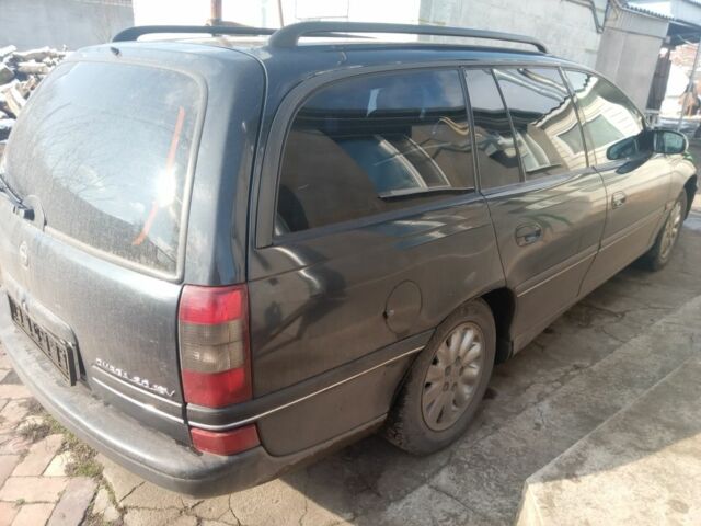 Черный Опель Омега, объемом двигателя 2 л и пробегом 140 тыс. км за 2500 $, фото 5 на Automoto.ua