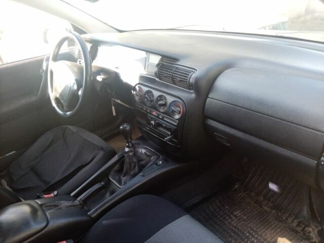 Черный Опель Омега, объемом двигателя 2 л и пробегом 140 тыс. км за 2500 $, фото 6 на Automoto.ua