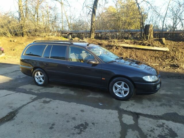 Черный Опель Омега, объемом двигателя 2 л и пробегом 50 тыс. км за 3500 $, фото 1 на Automoto.ua