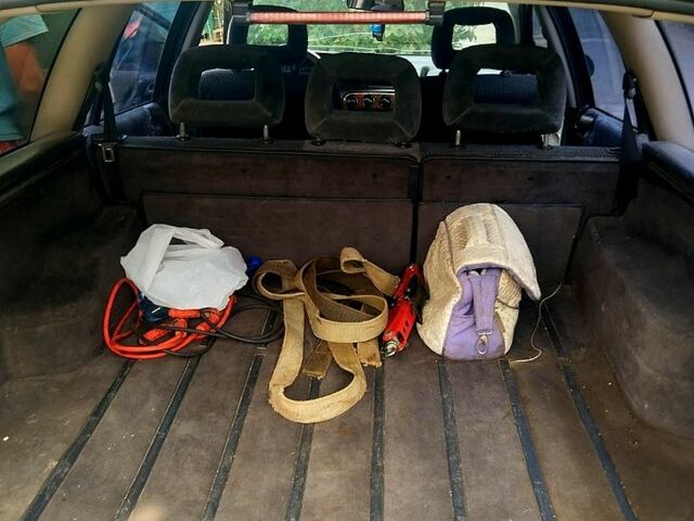 Черный Опель Омега, объемом двигателя 2.5 л и пробегом 320 тыс. км за 1500 $, фото 4 на Automoto.ua