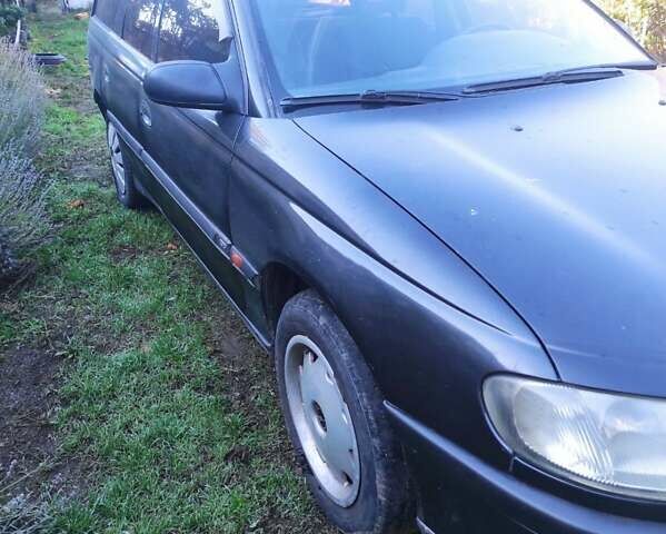 Черный Опель Омега, объемом двигателя 2 л и пробегом 195 тыс. км за 2700 $, фото 20 на Automoto.ua