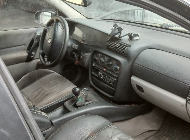 Опель Омега 1996 у Запоріжжя на Automoto.ua Чорний Опель Омега, об'ємом двигуна 2 л та пробігом 230 тис. км за 1100 $, фото 6 на Automoto.ua