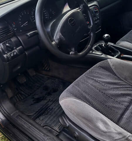 Опель Омега 1997 в Луцке на Automoto.ua Черный Опель Омега, объемом двигателя 2.5 л и пробегом 445 тыс. км за 1750 $, фото 9 на Automoto.ua