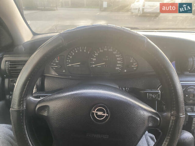 Черный Опель Омега, объемом двигателя 2 л и пробегом 283 тыс. км за 2200 $, фото 10 на Automoto.ua