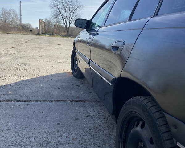 Черный Опель Омега, объемом двигателя 2 л и пробегом 289 тыс. км за 1300 $, фото 8 на Automoto.ua