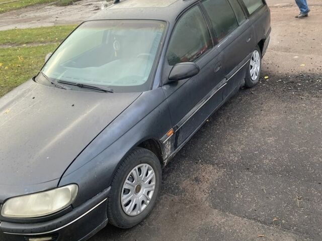 Черный Опель Омега, объемом двигателя 2 л и пробегом 320 тыс. км за 1200 $, фото 4 на Automoto.ua