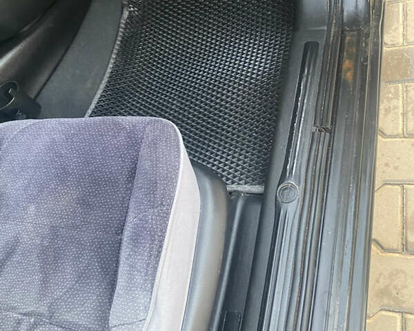 Черный Опель Омега, объемом двигателя 2 л и пробегом 283 тыс. км за 2200 $, фото 6 на Automoto.ua