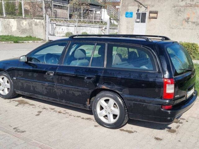 Черный Опель Омега, объемом двигателя 2.2 л и пробегом 175 тыс. км за 1500 $, фото 3 на Automoto.ua