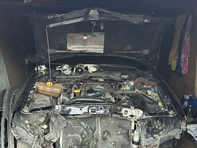 Черный Опель Омега, объемом двигателя 2.5 л и пробегом 330 тыс. км за 1000 $, фото 2 на Automoto.ua