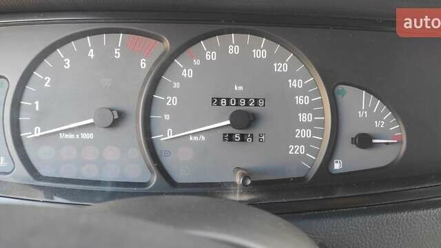 Черный Опель Омега, объемом двигателя 2.5 л и пробегом 288 тыс. км за 4800 $, фото 19 на Automoto.ua