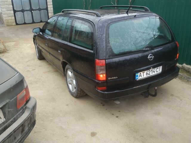 Черный Опель Омега, объемом двигателя 2.2 л и пробегом 350 тыс. км за 3300 $, фото 4 на Automoto.ua