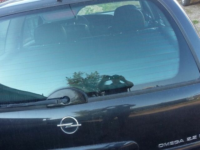 Опель Омега 2003 в Нововолынск на Automoto.ua Черный Опель Омега, объемом двигателя 2.2 л и пробегом 30 тыс. км за 1600 $, фото 1 на Automoto.ua