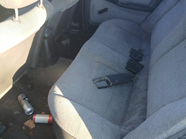 Фіолетовий Опель Омега, об'ємом двигуна 2 л та пробігом 3 тис. км за 600 $, фото 2 на Automoto.ua