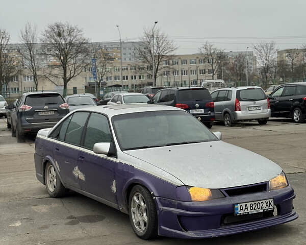 Фиолетовый Опель Омега, объемом двигателя 3 л и пробегом 361 тыс. км за 1999 $, фото 3 на Automoto.ua