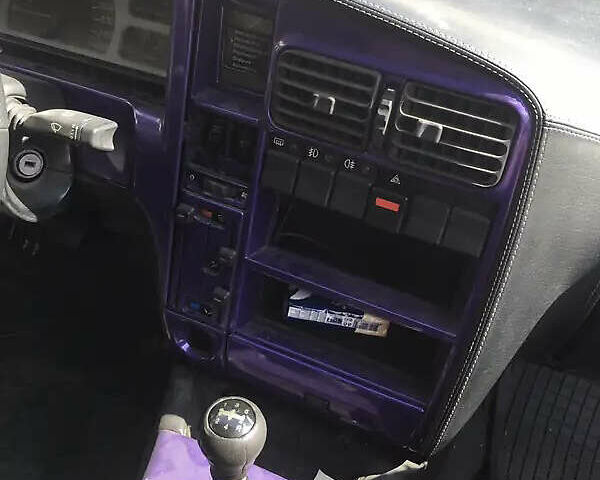 Фіолетовий Опель Омега, об'ємом двигуна 2 л та пробігом 296 тис. км за 1999 $, фото 4 на Automoto.ua