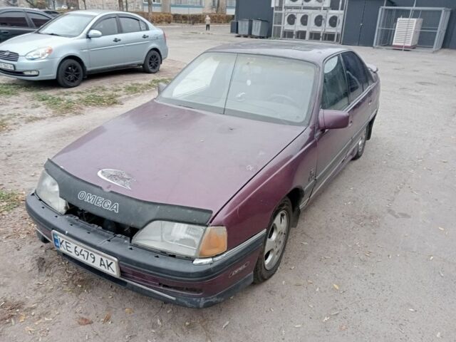 Фиолетовый Опель Омега, объемом двигателя 2.6 л и пробегом 450 тыс. км за 834 $, фото 1 на Automoto.ua
