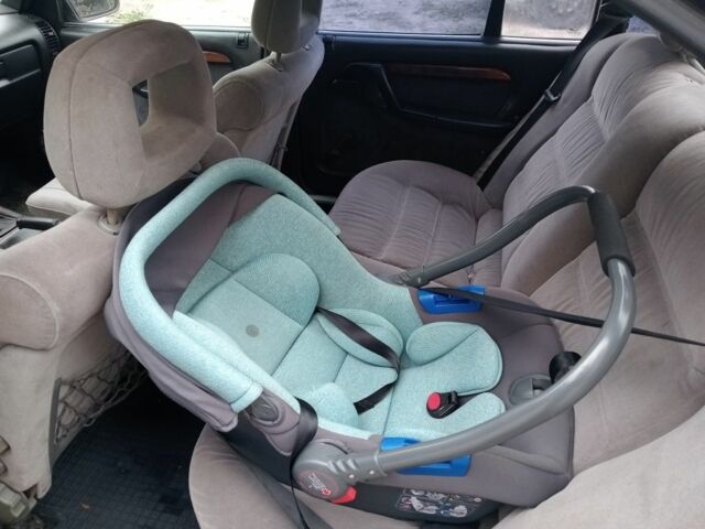 Фиолетовый Опель Омега, объемом двигателя 2.6 л и пробегом 450 тыс. км за 834 $, фото 6 на Automoto.ua