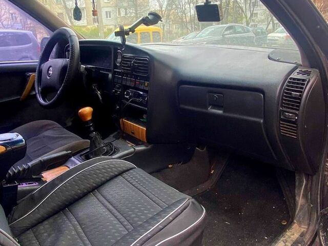 Фиолетовый Опель Омега, объемом двигателя 2 л и пробегом 0 тыс. км за 500 $, фото 1 на Automoto.ua