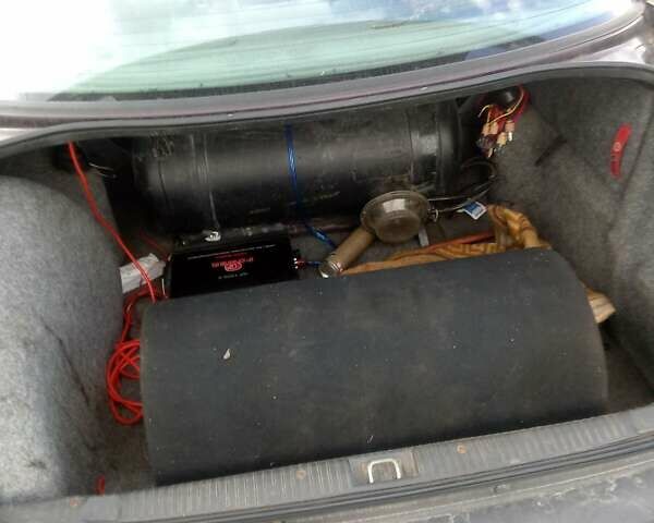 Опель Омега 1994 в Луцке на Automoto.ua Фиолетовый Опель Омега, объемом двигателя 2 л и пробегом 370 тыс. км за 1100 $, фото 6 на Automoto.ua