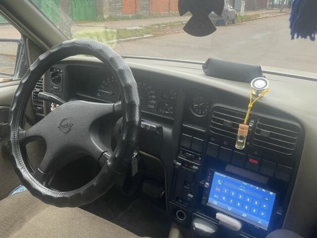 Коричневый Опель Омега, объемом двигателя 2 л и пробегом 270 тыс. км за 850 $, фото 4 на Automoto.ua