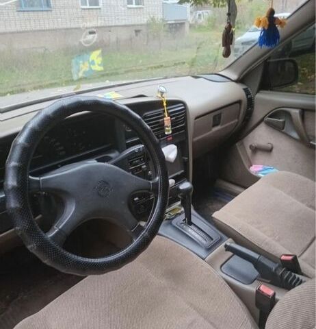 Коричневый Опель Омега, объемом двигателя 2 л и пробегом 270 тыс. км за 850 $, фото 7 на Automoto.ua