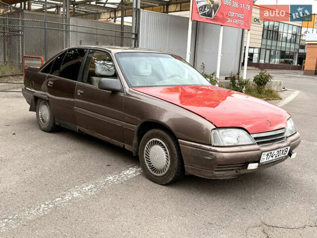 Коричневий Опель Омега, об'ємом двигуна 1.8 л та пробігом 236 тис. км за 600 $, фото 2 на Automoto.ua