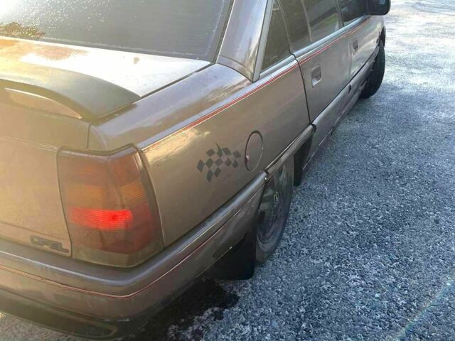 Коричневый Опель Омега, объемом двигателя 2 л и пробегом 333 тыс. км за 799 $, фото 4 на Automoto.ua