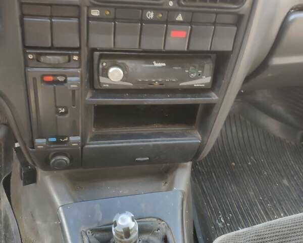 Опель Омега 1990 в Красилове на Automoto.ua Коричневый Опель Омега, объемом двигателя 2 л и пробегом 254 тыс. км за 400 $, фото 4 на Automoto.ua