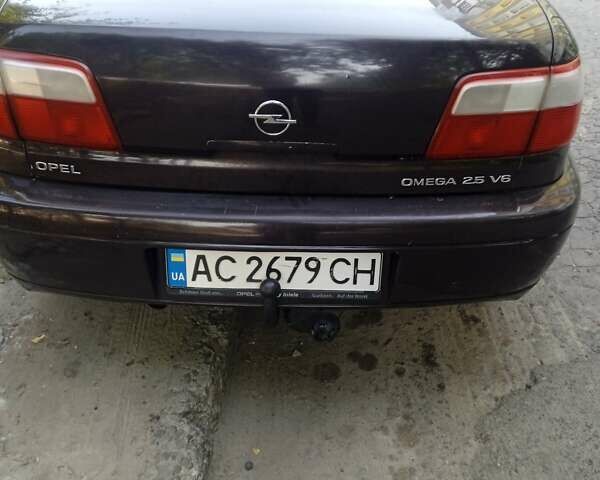 Коричневый Опель Омега, объемом двигателя 2.5 л и пробегом 374 тыс. км за 2700 $, фото 7 на Automoto.ua