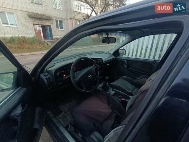 Коричневый Опель Омега, объемом двигателя 1.8 л и пробегом 463 тыс. км за 700 $, фото 7 на Automoto.ua