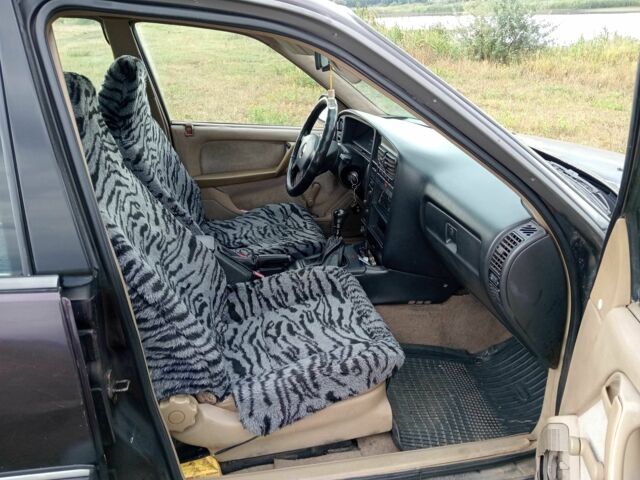 Коричневый Опель Омега, объемом двигателя 2 л и пробегом 280 тыс. км за 1000 $, фото 5 на Automoto.ua