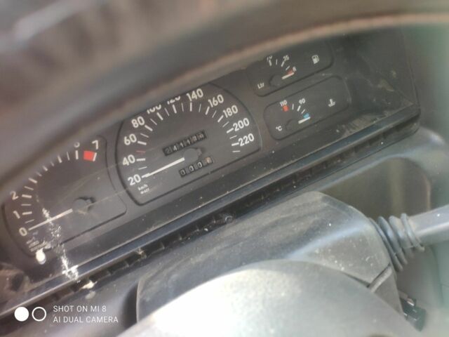 Красный Опель Омега, объемом двигателя 2 л и пробегом 250 тыс. км за 400 $, фото 6 на Automoto.ua