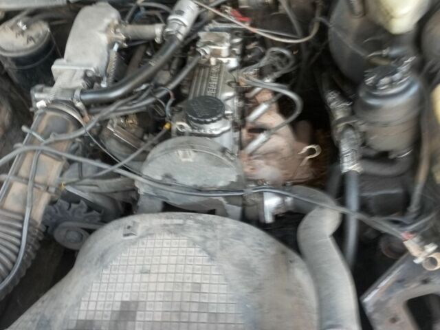 Красный Опель Омега, объемом двигателя 2 л и пробегом 100 тыс. км за 500 $, фото 5 на Automoto.ua