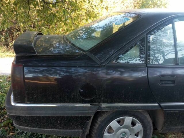 Красный Опель Омега, объемом двигателя 2 л и пробегом 100 тыс. км за 500 $, фото 4 на Automoto.ua