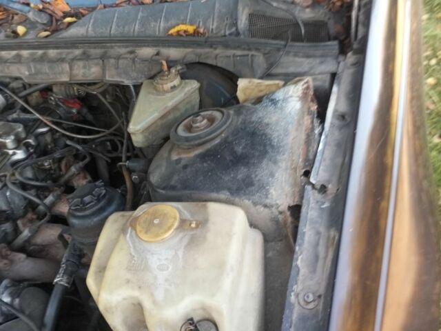 Красный Опель Омега, объемом двигателя 2 л и пробегом 100 тыс. км за 500 $, фото 7 на Automoto.ua