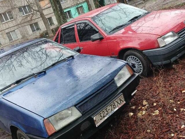 Красный Опель Омега, объемом двигателя 1.5 л и пробегом 10 тыс. км за 1300 $, фото 3 на Automoto.ua