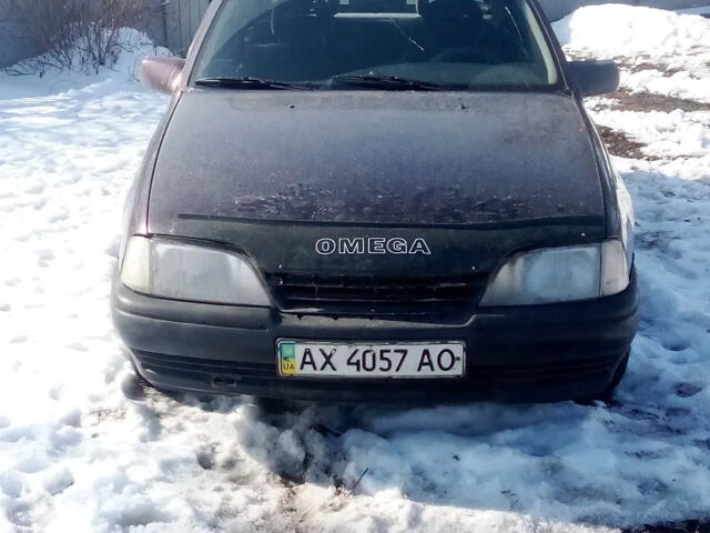 Красный Опель Омега, объемом двигателя 2 л и пробегом 150 тыс. км за 697 $, фото 3 на Automoto.ua