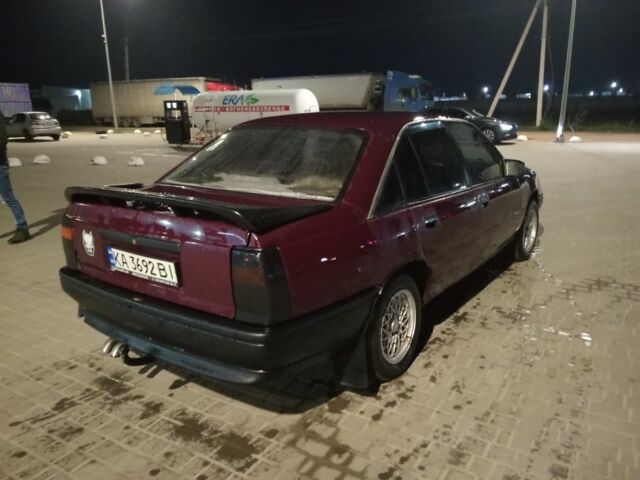 Красный Опель Омега, объемом двигателя 2 л и пробегом 300 тыс. км за 750 $, фото 3 на Automoto.ua