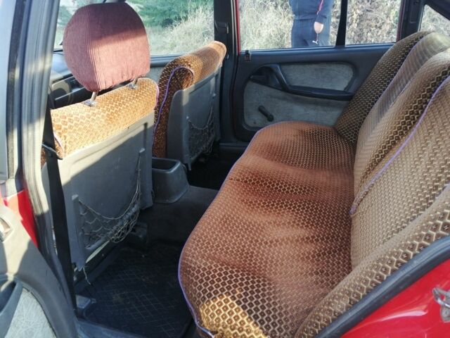 Красный Опель Омега, объемом двигателя 2 л и пробегом 200 тыс. км за 1200 $, фото 5 на Automoto.ua