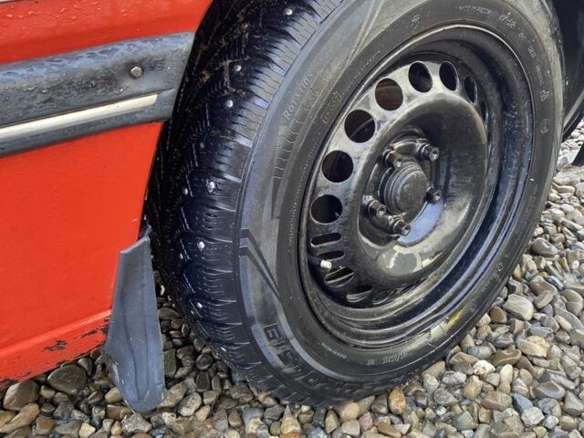 Червоний Опель Омега, об'ємом двигуна 1.8 л та пробігом 300 тис. км за 400 $, фото 11 на Automoto.ua