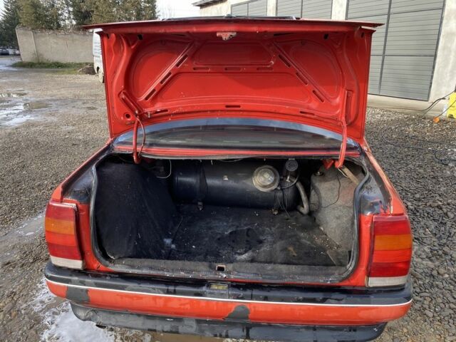 Червоний Опель Омега, об'ємом двигуна 1.8 л та пробігом 300 тис. км за 400 $, фото 12 на Automoto.ua