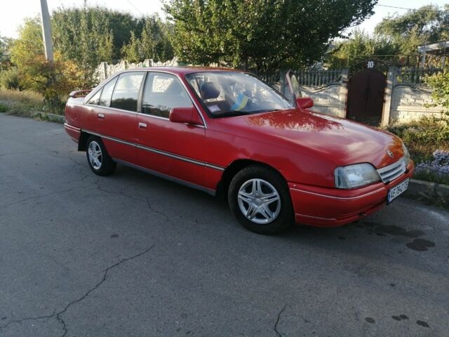 Красный Опель Омега, объемом двигателя 2 л и пробегом 200 тыс. км за 1200 $, фото 2 на Automoto.ua